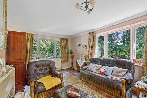 7 Fifehead Close, Ashford, TW15 3SD