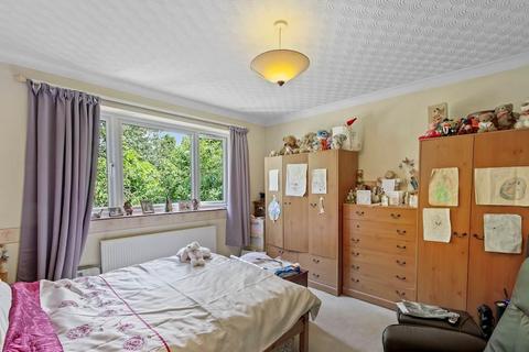 7 Fifehead Close, Ashford, TW15 3SD