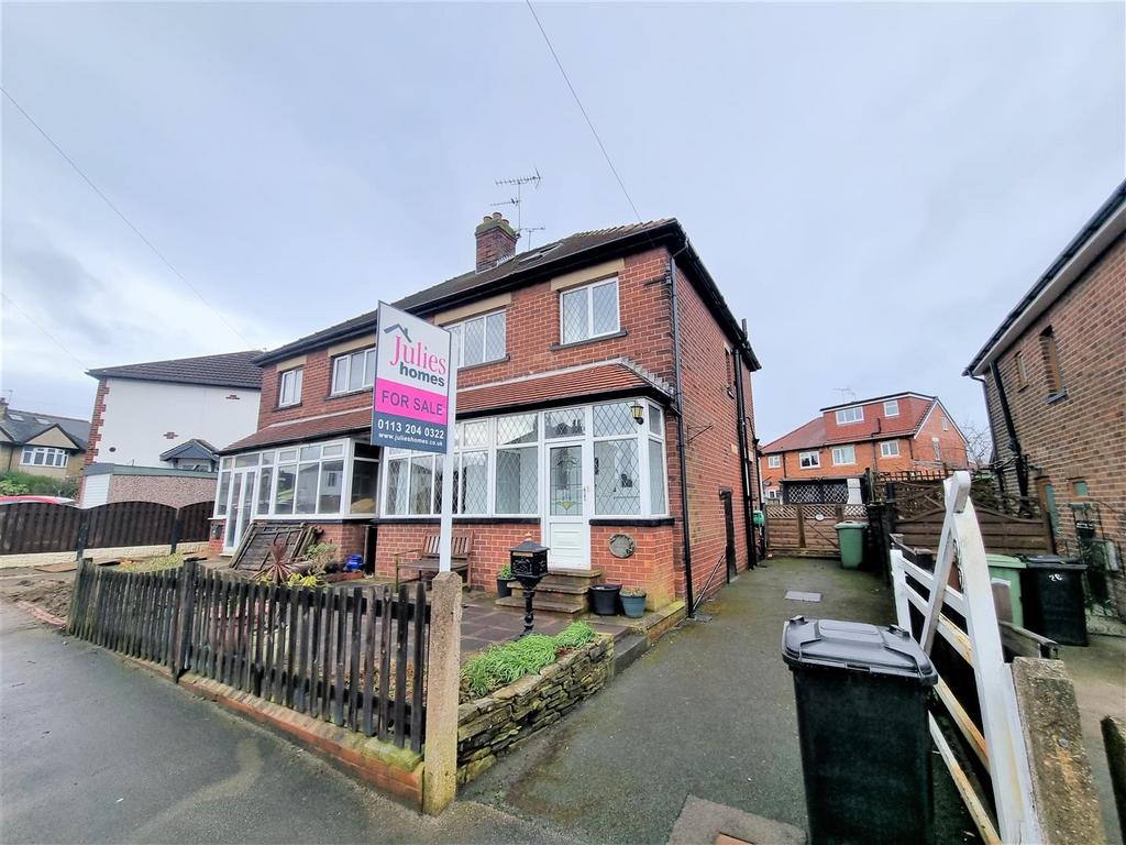 Merton Drive, Farsley, Pudsey 3 bed semidetached house for sale £260,000