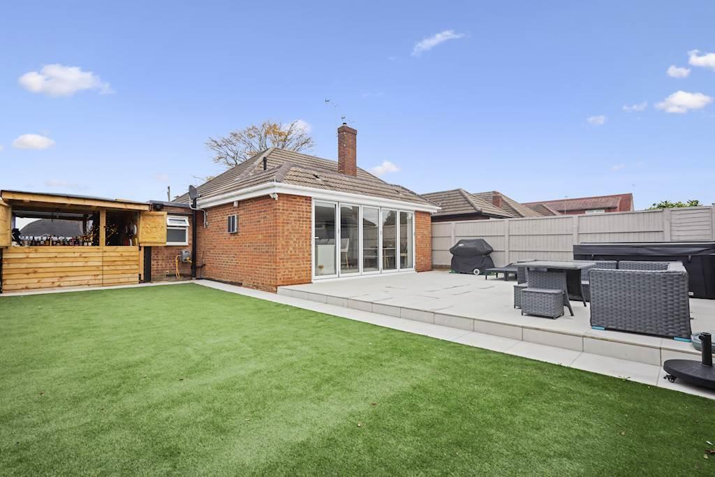 Junction Road, Ashford TW15 2 bed bungalow for sale £535,000
