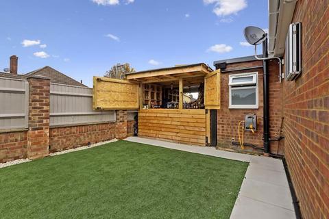 18 Junction Road, Ashford, TW15 1NQ