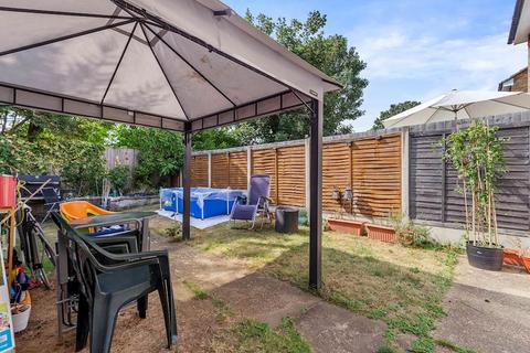 13 Dukes Close, Ashford, TW15 1BQ