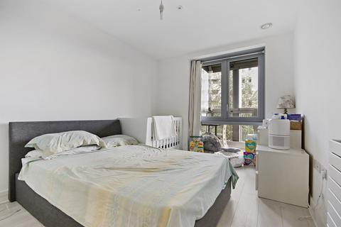 2 bedroom flat for sale - Barking Road, London E16
