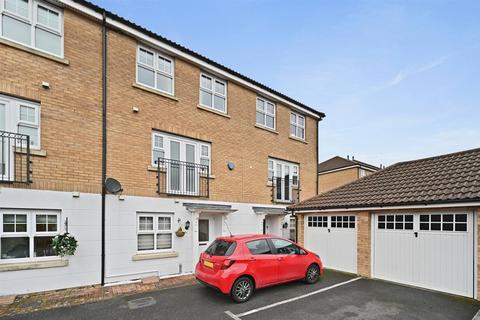 7 Bampton Drive, London, NW7 2AY