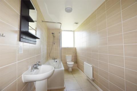 2 bedroom flat to rent, Ausden Place, Pumphouse Crescent, Watford WD17