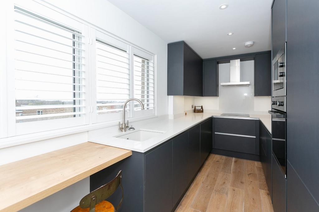 The Four Tubs, Bushey, Hertfordshire... 1 bed apartment £369,000