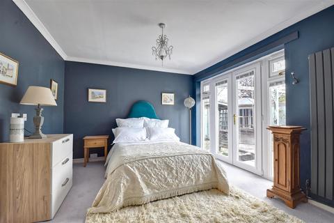 22 Haffenden Road, Tenterden, TN30 6QE