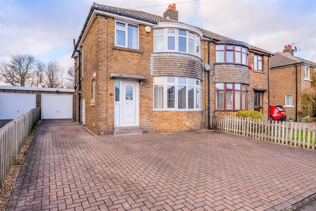 Mount Avenue, Mount, Huddersfield, HD3 3 bed semidetached house for
