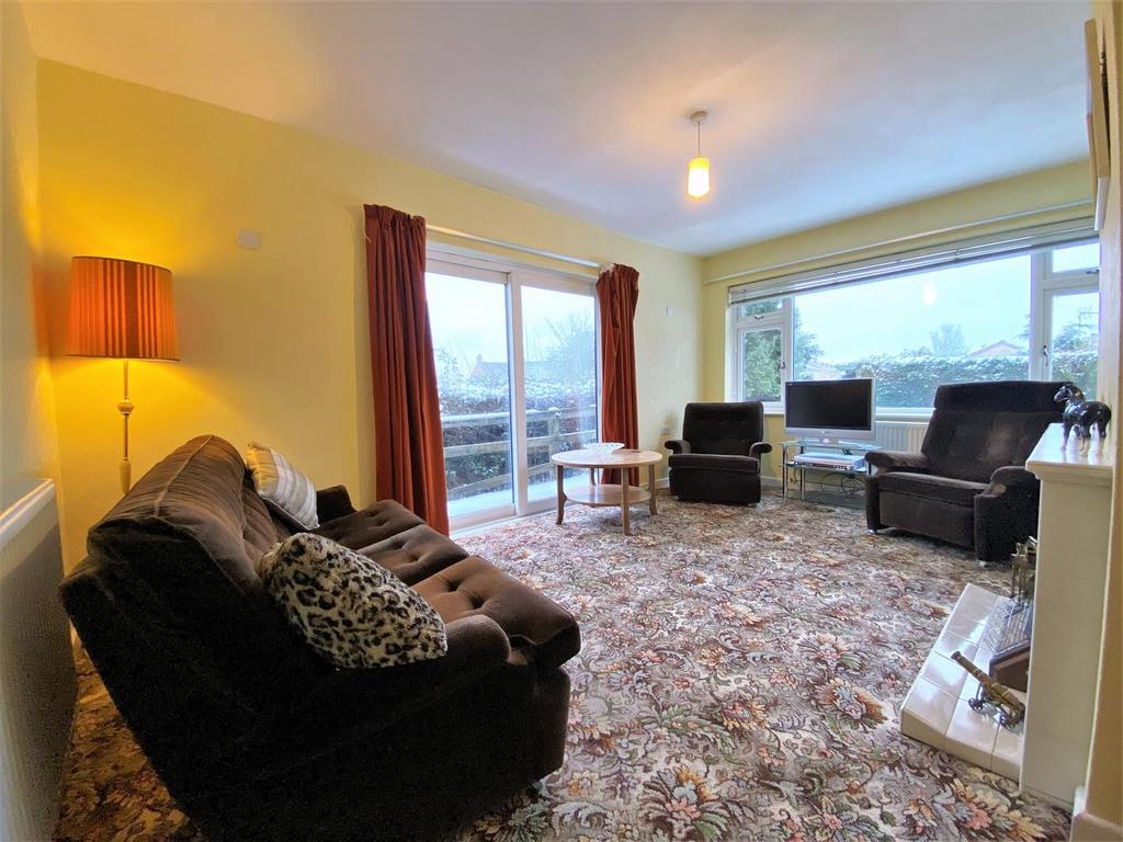 Hydeaway, Barrowby Road, Grantham 2 bed detached bungalow for sale £