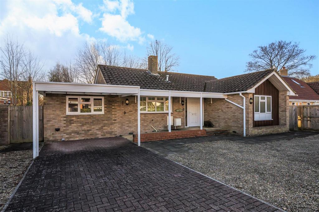 Roundway Park, Devizes 2 bed detached bungalow £395,000