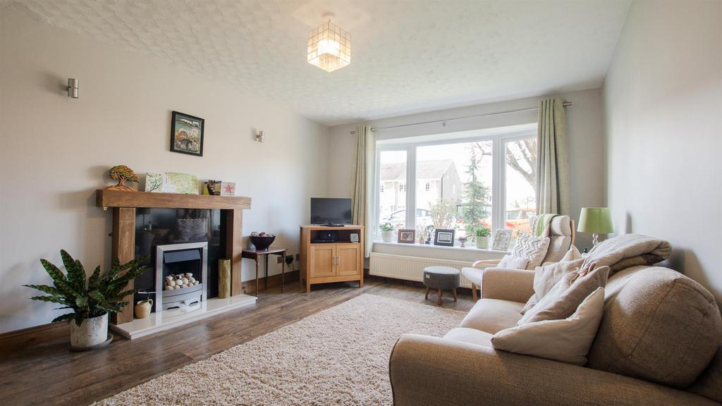 Sawyers Crescent, Copmanthorpe, York, YO23 3YA 2 bed end of terrace