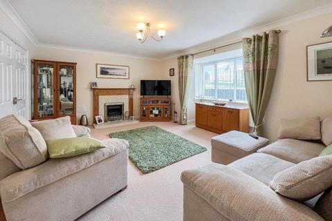 4 Read Close, Penryn, TR10 8SE