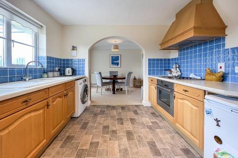 4 Read Close, Penryn, TR10 8SE