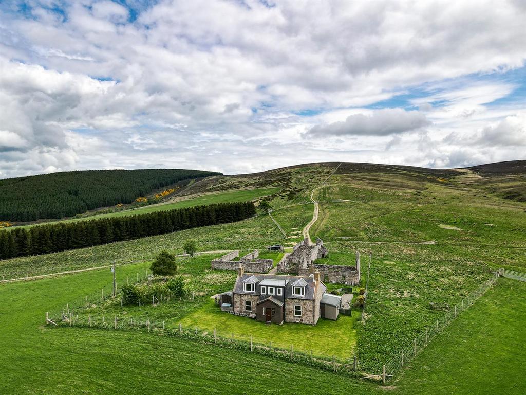 Glenrinnes, Glenlivet 4 bed detached house for sale £250,000