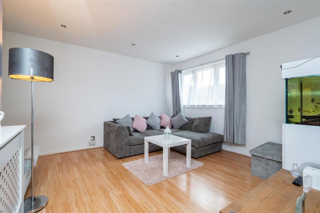 Sunkist Way, Wallington 1 bed £240,000