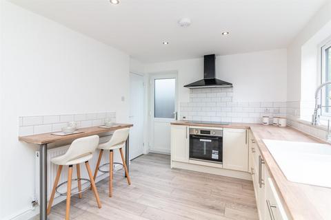 28 Flatts Lane, Calverton, Nottingham, NG14 6JZ