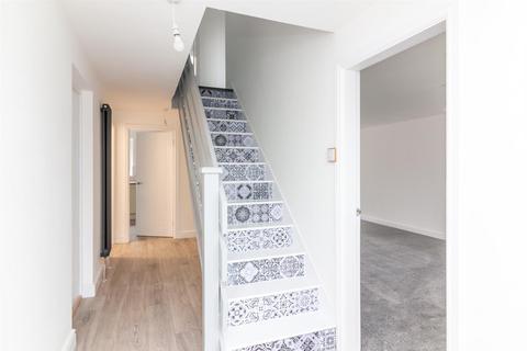 28 Flatts Lane, Calverton, Nottingham, NG14 6JZ
