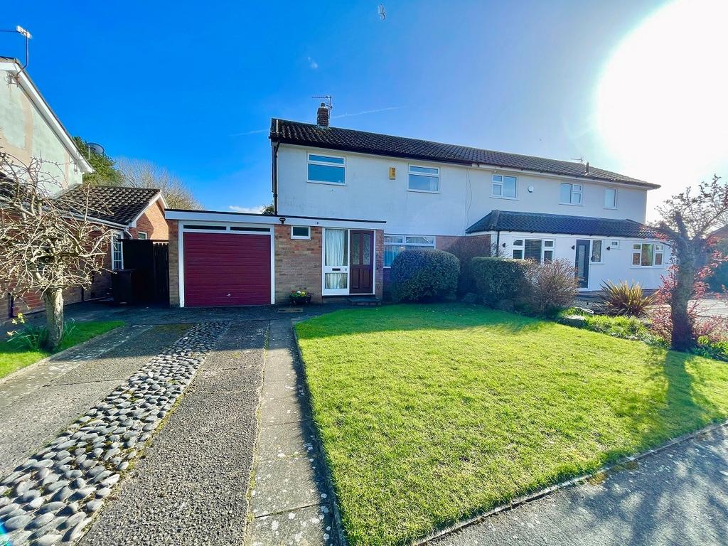 Barkfield Lane, Formby, Liverpool, L37 3 bed semidetached house for