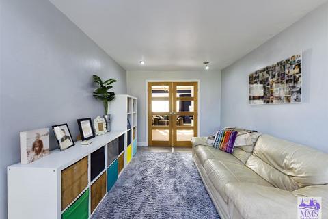 18 Iden Road, Rochester, ME2 4PJ