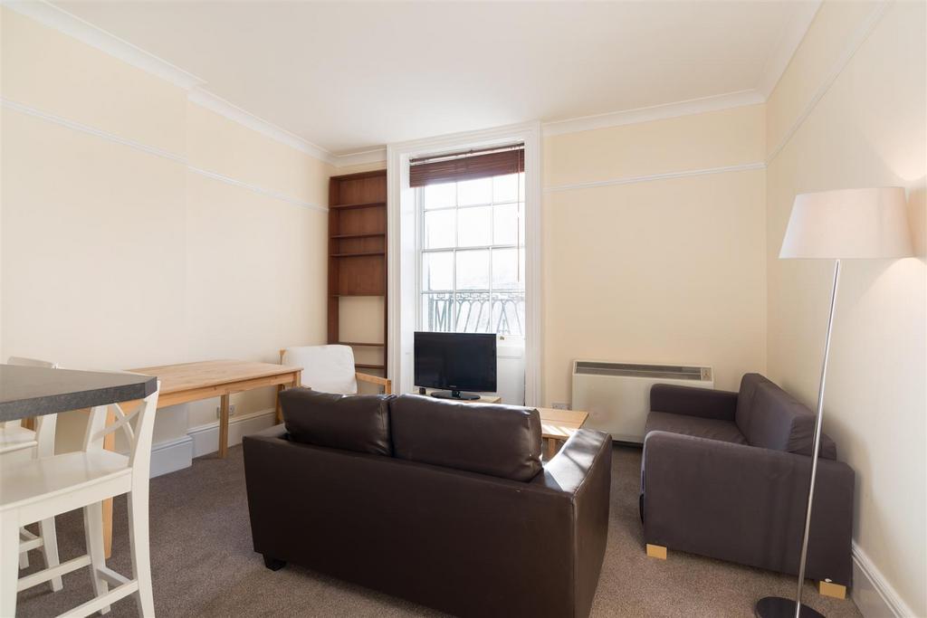 Gloucester Place 132 fl 4 rec.jpg