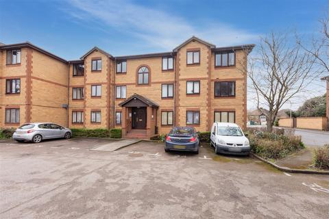 1+ Bed Flats For Sale In Taplow | OnTheMarket