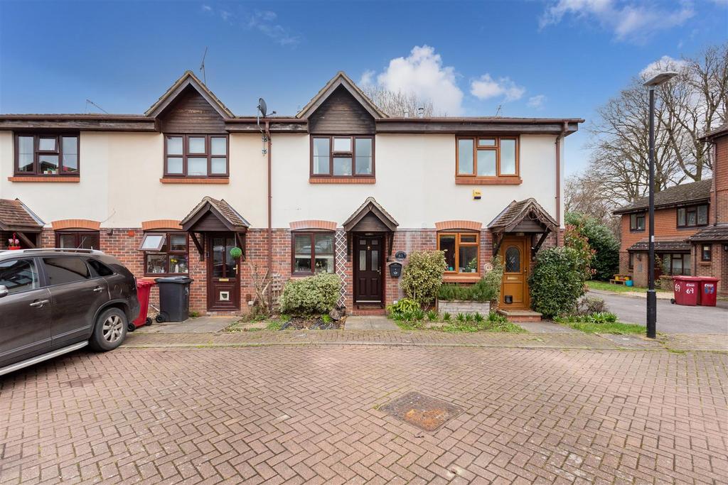 Littlebrook Avenue, Burnham 2 bed terraced house for sale £369,950