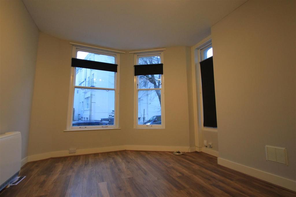 Albert Road, Brighton Studio £825 pcm (£190 pw)