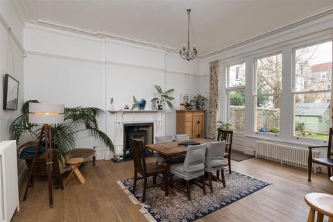 16 Mortimer Road, Clifton, Bristol, BS8 4EY