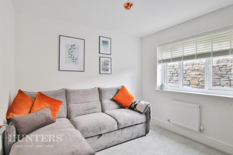 16 Lockside, Littleborough, OL15 0HX