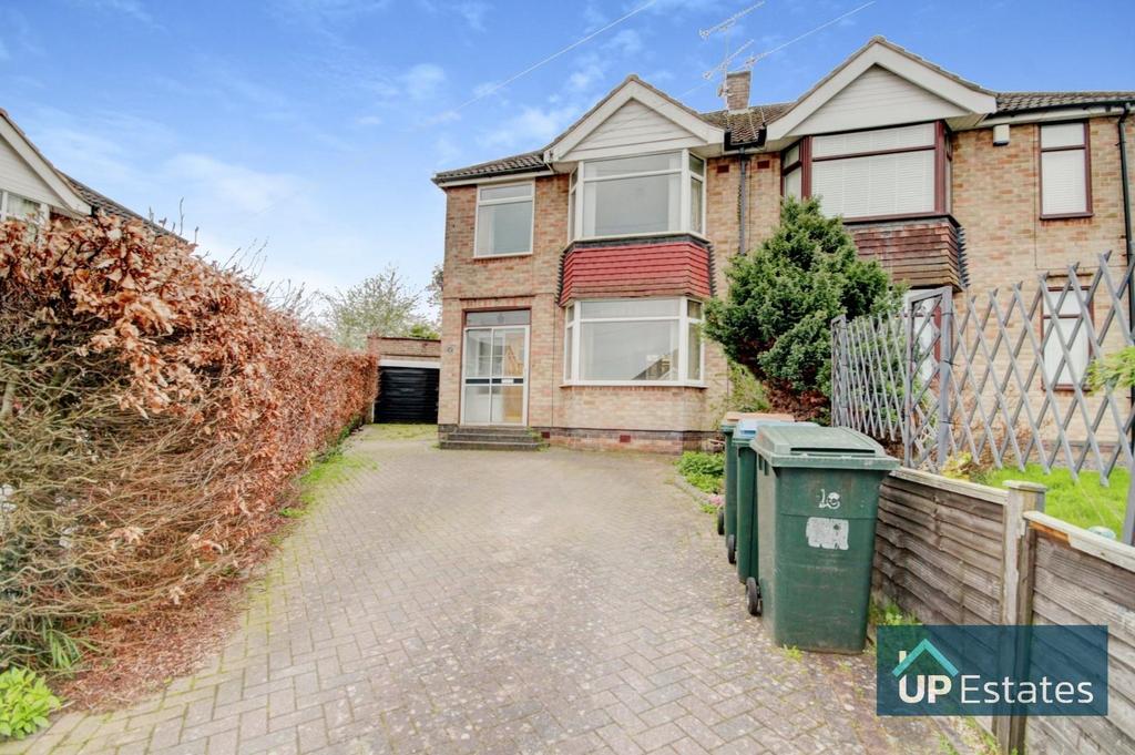 Worcester Close, Allesley, Coventry 3 bed semidetached house to rent