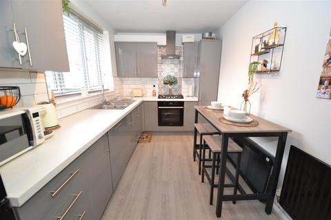 3 bedroom terraced house for sale - Lingfield Crescent, Queensbury
