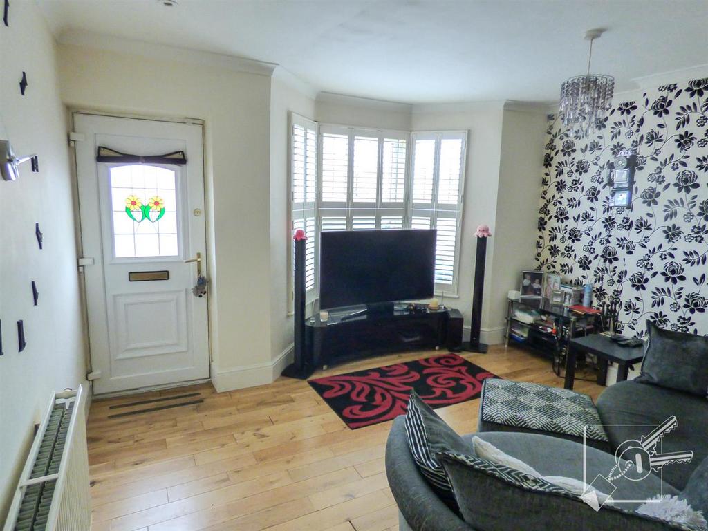 Napier Road, Northfleet, Gravesend 2 bed house £300,000