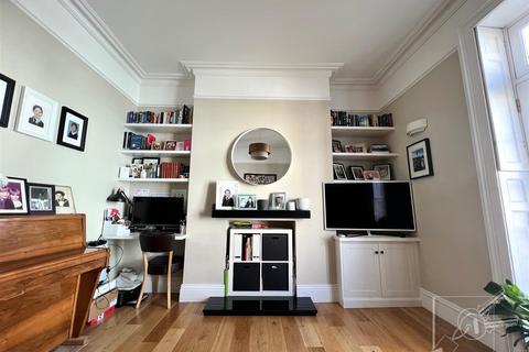 37 Clarence Place, Gravesend, DA12 1LB
