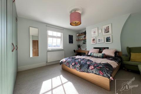 37 Clarence Place, Gravesend, DA12 1LB
