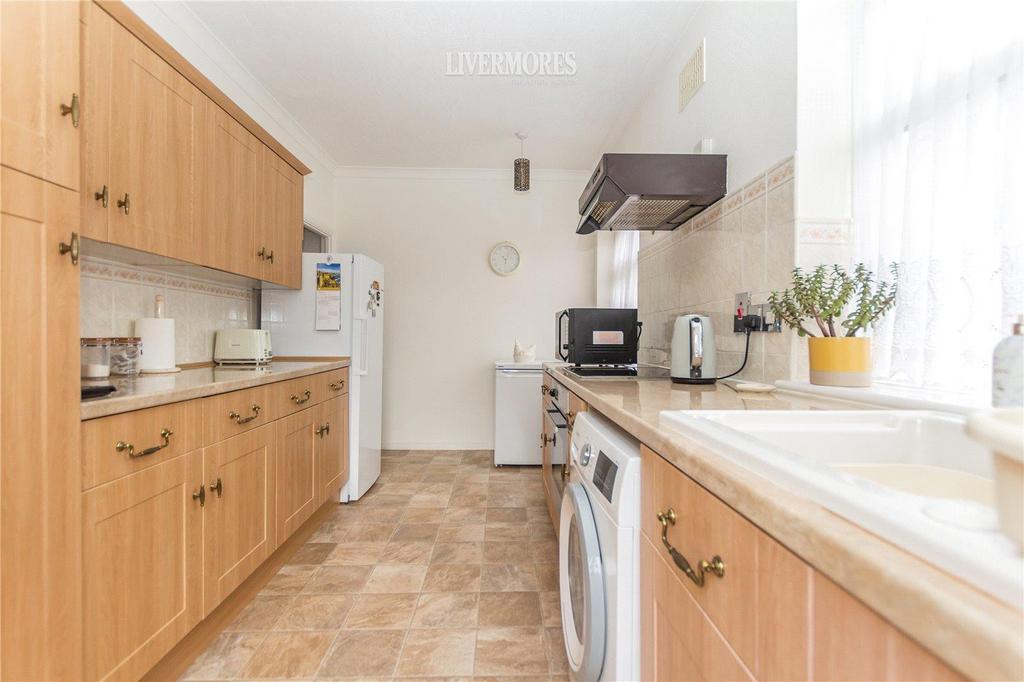 Kitchen 1.jpg