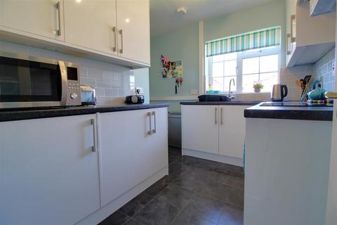 4 The Chestnuts, Gloucester, GL1 1YH
