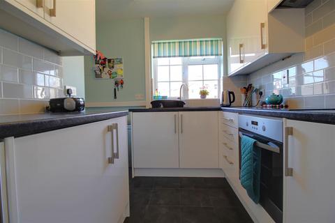 4 The Chestnuts, Gloucester, GL1 1YH