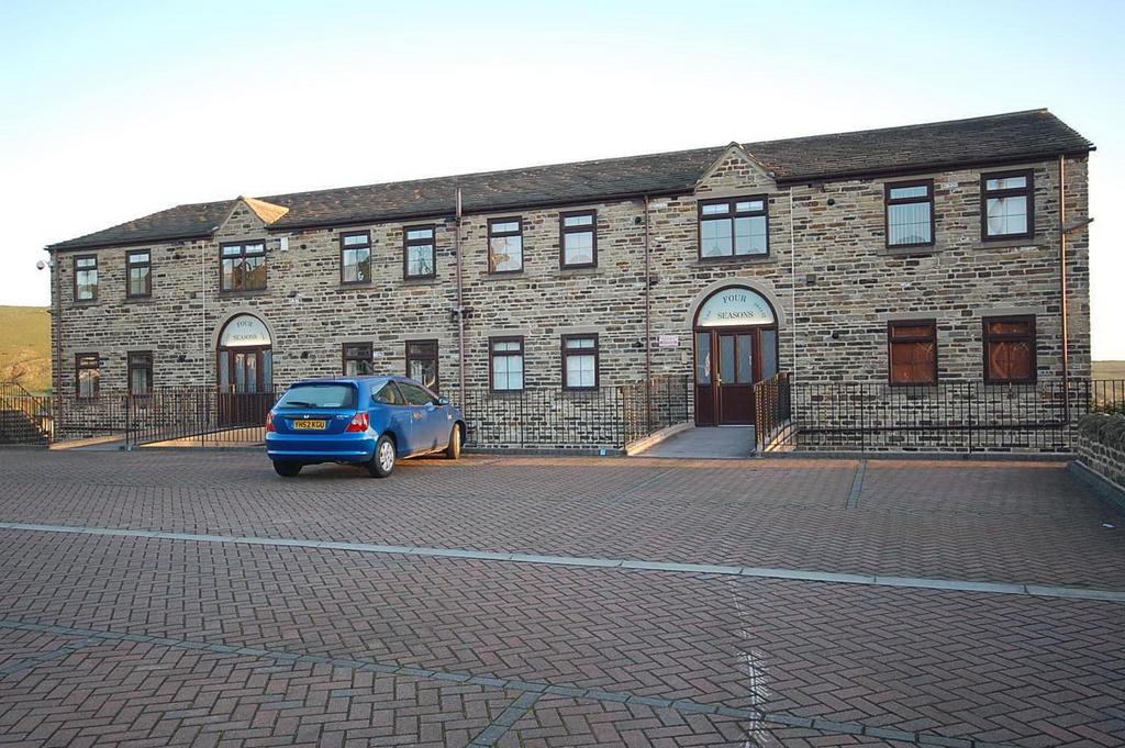 Four Seasons, Bradshaw Lane, Halifax 2 bed apartment £100,000