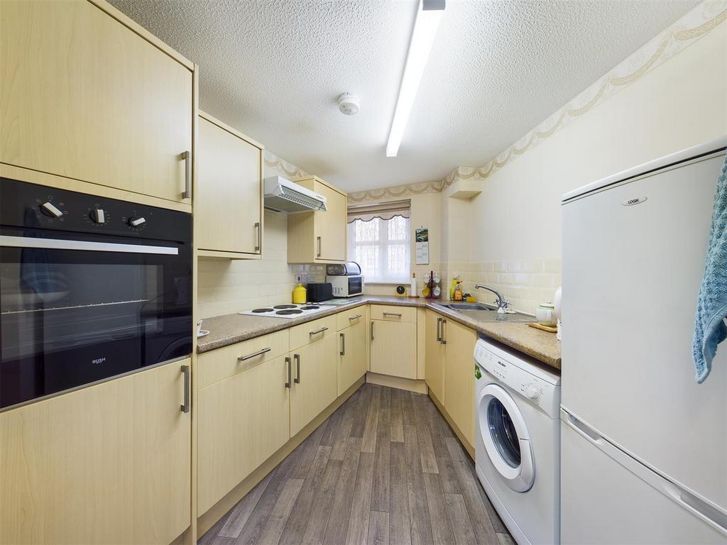 Kitchen: