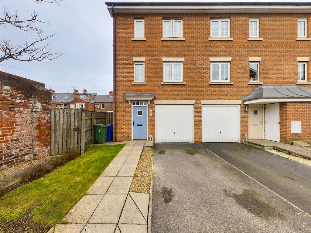 Scholars Way, Bridlington 3 bed end of terrace house for sale £179,950