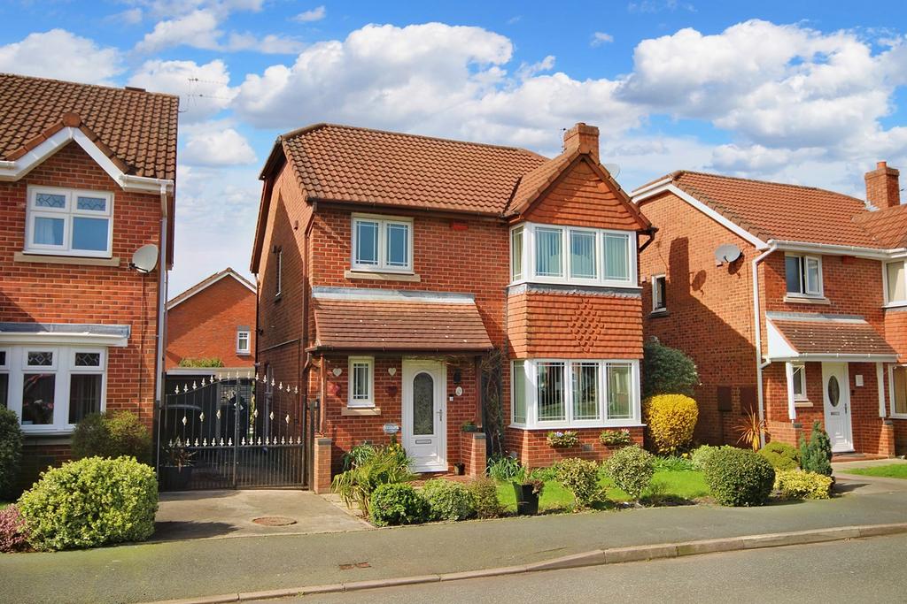 Helmsley Close, Bewsey, Warrington, WA5 3 Bed Detached House - £295,000