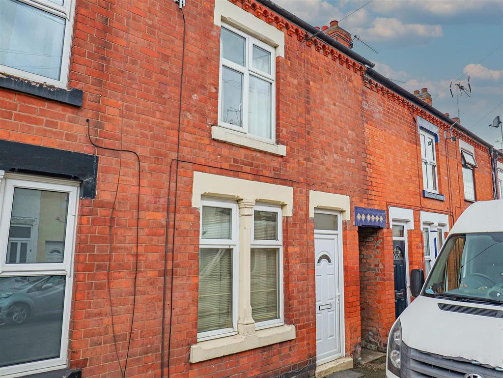 Charles Street, Hinckley 2 bed terraced house £700 pcm (£162 pw)