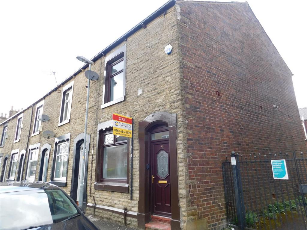 Herbert Street, Oldham 2 bed end of terrace house £725 pcm (£167 pw)