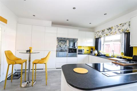 28 Ampleforth Grove, Hull, HU5 5HB