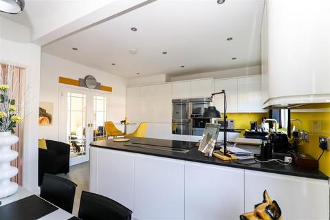 28 Ampleforth Grove, Hull, HU5 5HB