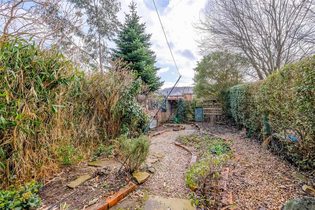 Nest Estate, Mytholmroyd 2 bed terraced house £160,000