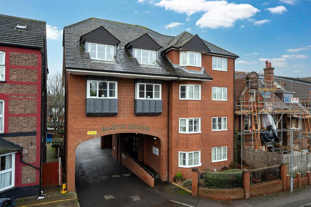 Albyn House, Alexandra Road, Hemel Hempstead, Hertfordshire, HP2 5BE 2