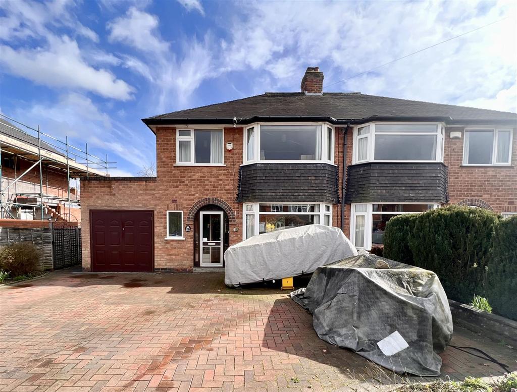 Lawnswood Avenue, Shirley, Solihull 3 bed semidetached house £425,000