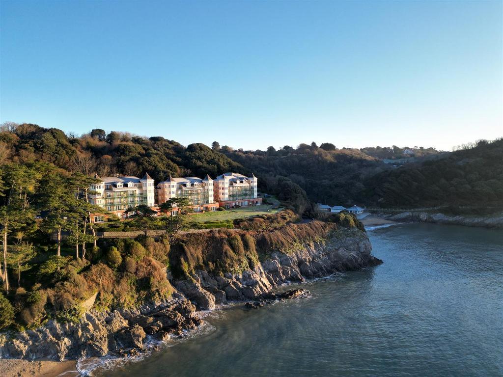 Caswell Bay Court, Caswell, Swansea 2 bed apartment for sale £450,000