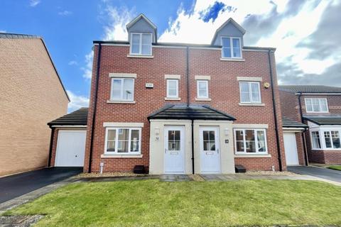 3 bedroom townhouse for sale - Baron Close, Middlesbrough
